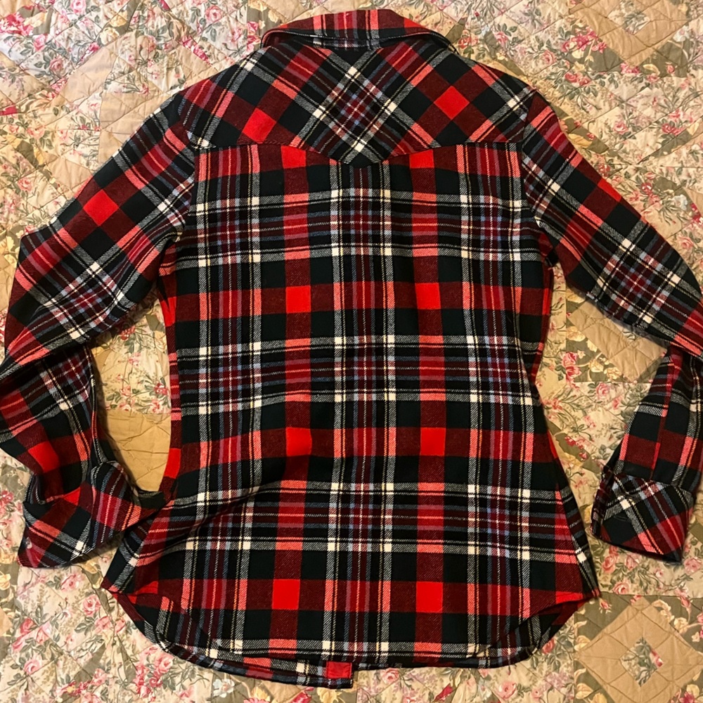 80’s Vintage Pendleton Plaid Wool Shirt. In flawless condition! Small. - Picture 6 of 7